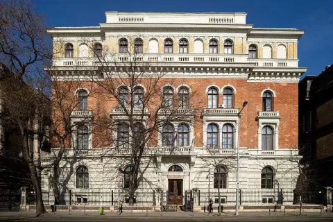 Semmelweis University